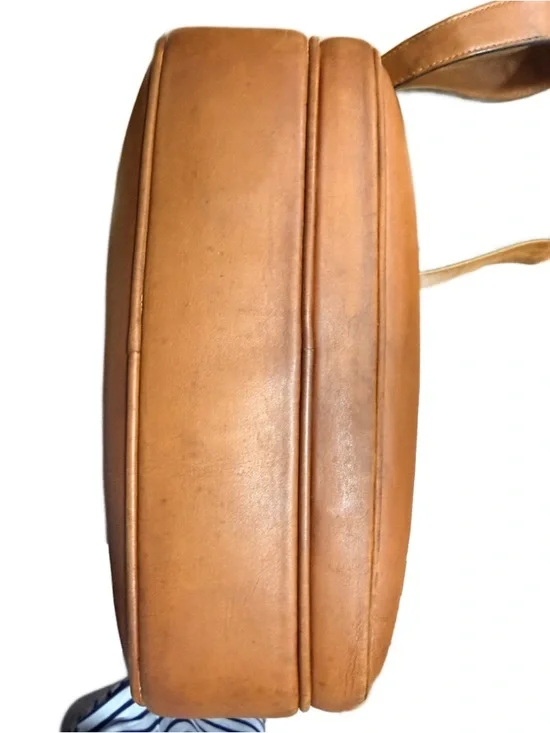 Gucci Leather Crossbody Bag with Sherry Web and Leather Strap - Picture 6 of 16